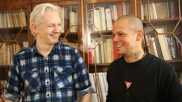 Assange y René de Calle 13 se vieron hace un mes en Londres (Archivo)