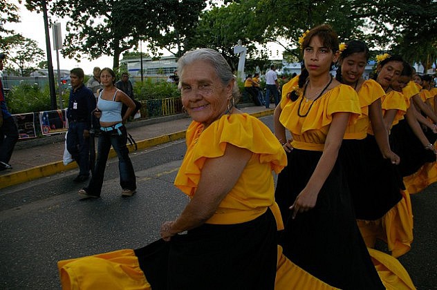 Columba Salazar de Rodríguez (1era. a la izquierda) falleció como consecuencia de un paro respiratorio. Contaba con 89 años de edad.