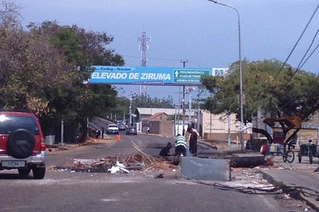 Las trancas en Maracaibo continuaban este martes