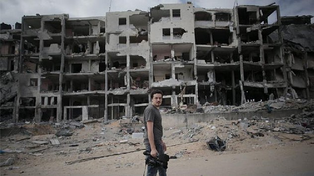  Simone Camilli, camarógrafo de AP, murió este miércoles en una explosión en Gaza. 