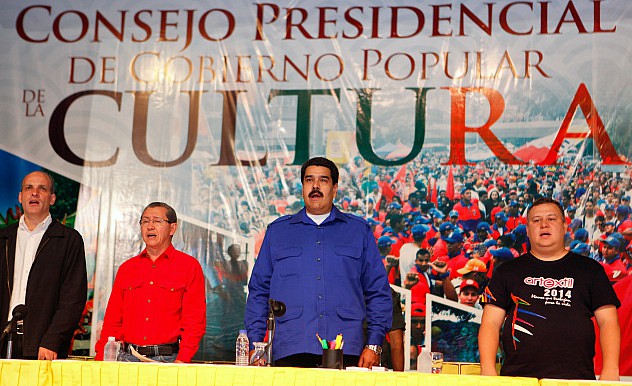 F1- El Presidente Nicolás Maduro, Junto al ministro de cultura Reinaldo Iturriza