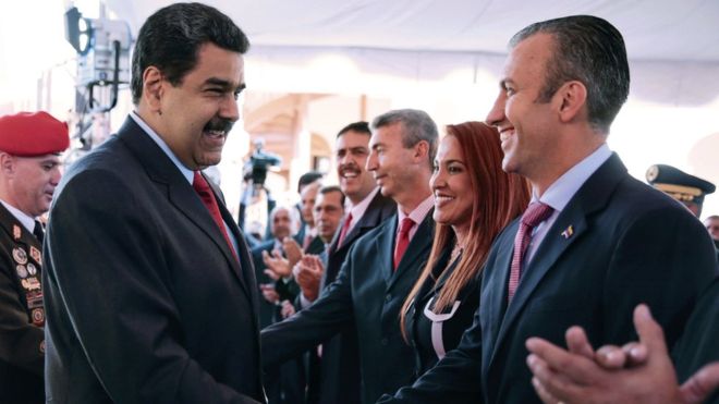 Präsident Maduro gratuliert Tareck el Aissami (rechts im Bild) zur Ernennung zum Vizepräsidenten Venezuelas am 26. Januar 2017