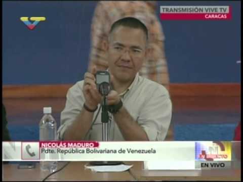 Contacto telefónico con el Presidente Maduro durante encuentro de comunicadores en UBV