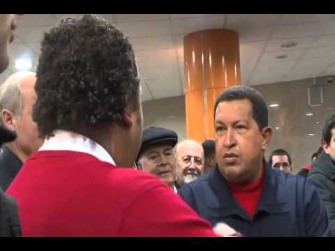 Hugo Chávez canta &quot;Lucerito de mi llano&quot; con Gerardo Estrada: &quot;Nos falta práctica&quot;