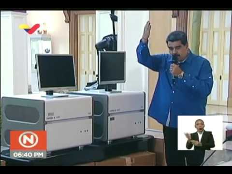 Maduro muestra las 2 máquinas para procesar muestras de coronavirus que dona a Colombia