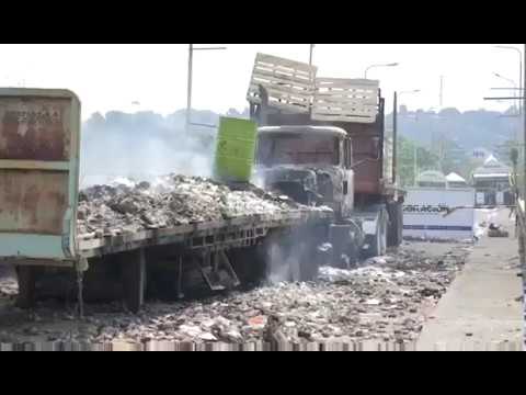 Lo que había en camiones incendiados con supuesta &quot;ayuda humanitaria&quot; para Venezuela
