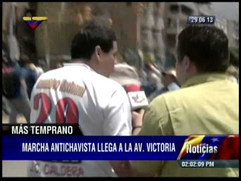 VTV entrevista a Juan Carlos Caldera en la marcha estudiantil opositora del 29 de junio