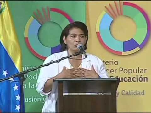 Nancy Arnal aprendió a leer gracias al gobierno bolivariano y hoy estudia Medicina Integral