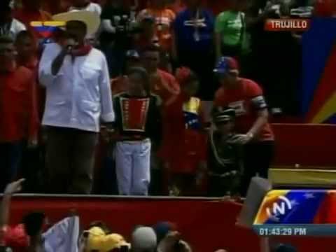 Niña declama poesías en Trujillo a favor de Chávez en evento de Nicolás Maduro