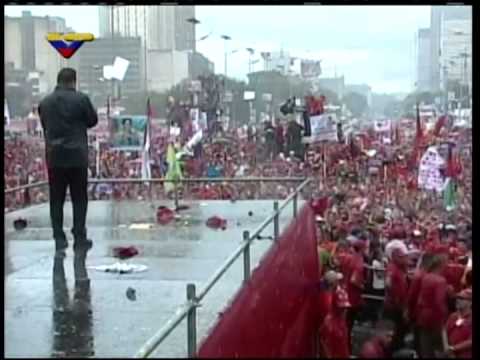 Video ZKVTV: Chávez bajo la lluvia, su discurso el 4 de octubre de 2012 en el cierre de campaña