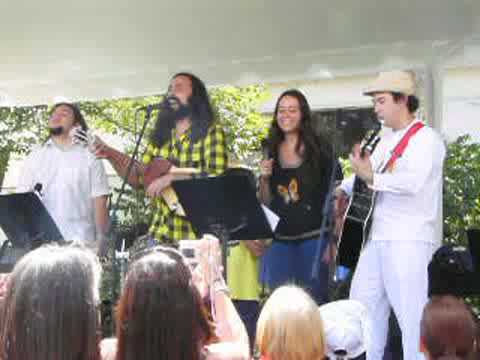 Sandino Primera y La Cantera dedican canciones a Alí