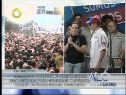 &quot;Ser joven hoy es muy difícil (...) no podemos salir a rumbear en las noches&quot;