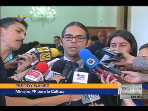 Freddy Ñáñez, ministro de Cultura, en capilla ardiente de restos de Alirio Díaz