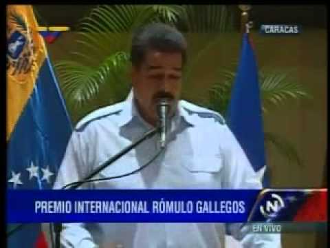 Maduro confunde bandera de Puerto Rico con la de Cuba