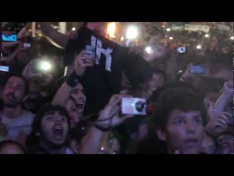 Ska-P interpreta El Libertador en concierto en Caracas dedicado a Hugo Chávez y la Revolución