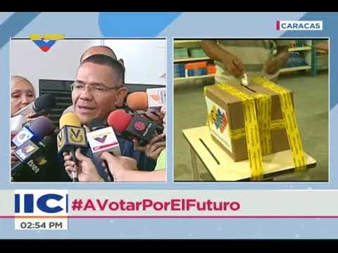 Ernesto Villegas, ministro de Cultura, ejerce su derecho al voto en elecciones municipales