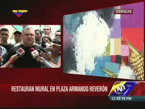 Restauran mural de Chávez en plaza Reverón al lado de Unearte (Caracas)