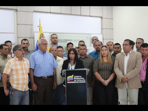 Delcy Rodríguez se reúne con transportistas: Fijan pasaje urbano, Suburbano y del Metro de Caracas
