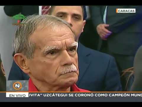 Maduro entrega a Oscar López Rivera réplica de la espada del Libertador