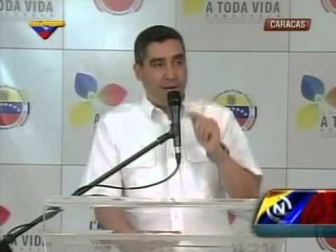 Miguel Rodríguez Torres brinda rueda de prensa tras actos de opositores radicales