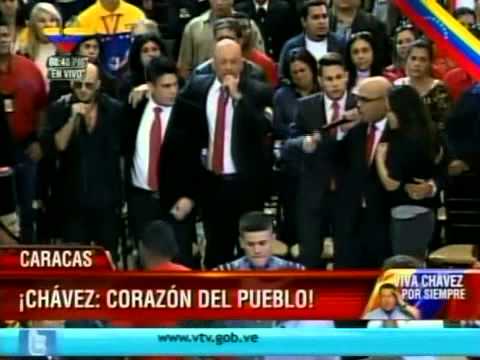 Hany Kauam, El Potro Álvarez y Los Cadillacs le cantan al Comandante Chávez en capilla ardiente