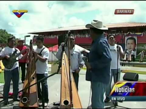 Inauguran plaza Hugo Chavez en Sabaneta, músicos le dedican su canto