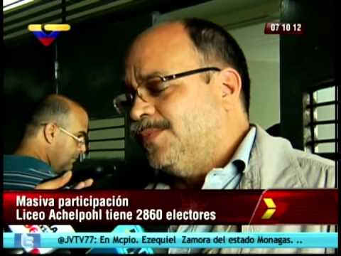Ministro de la Cultura Pedro Calzadilla votando este 7 de Octubre de 2012