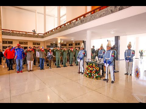 Inicia traslado del Sable del Cadete de Hugo Chávez desde la Academia Militar hasta el Cuartel 4F