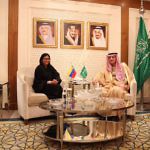 Venezuela y Arabia Saudita revisaron cumplimiento del recorte petrolero para estabilizar el mercado