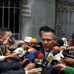 Villegas entregó carta de Maduro al Papa: pide que oposición cese uso de niños en protestas (+Carta)