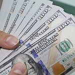 Banca pública y privada podrá comprar y vender divisas