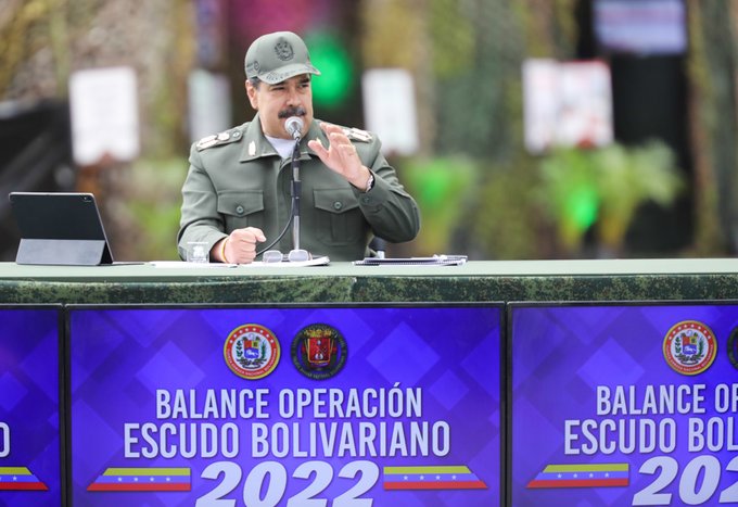 President Maduro presents a report on Venezuela's fight against TANCOL paramilitaries. Photo: Presidential Press.