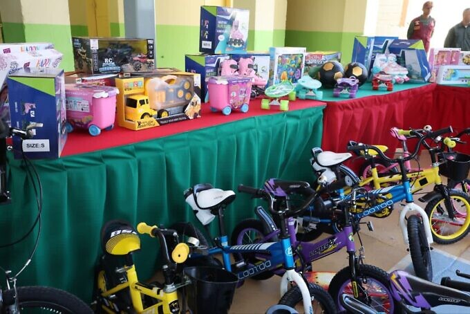 Christmas gifts to be distributed to children in Las Tejerías. Photo: Twitter/@ViceVenezuela.