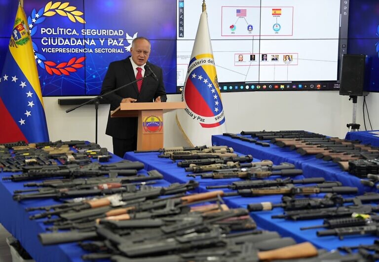 Capturan 19 personas e incautan armas de guerra que iban a usar en nuevos intentos de desestabilización, informó Cabello