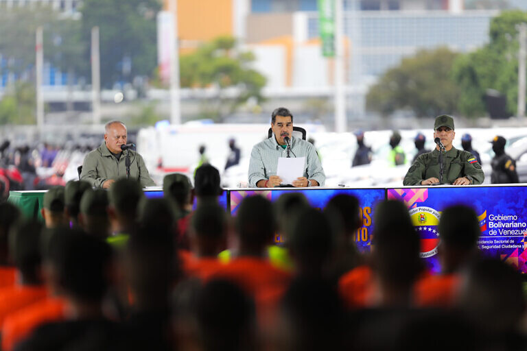 Presidente entregó recursos a Protección Civil, PNB, GNB y Bomberos, destacando su labor