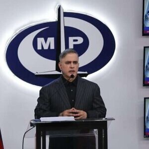Fiscalía venezolana revisa los casos de 225 personas detenidas por la violencia postelectoral