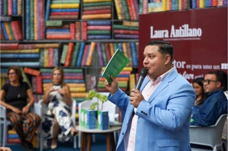 Libro “Más Allá de la Locura, Claves para la Salud Mental” de Carlos Sierra ha sido un éxito total