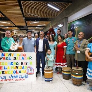 Destacado músico Rafael Salazar fue recibido a su regreso a Venezuela: Hay que impedir la destrucción de la cultura