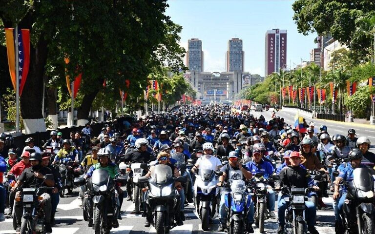 Chavismo colma de alegría las calles a un día antes de la juramentación de Maduro (+Fotos)