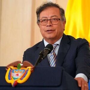 Petro pide a Maduro unir esfuerzos para combatir narcotráfico en frontera
