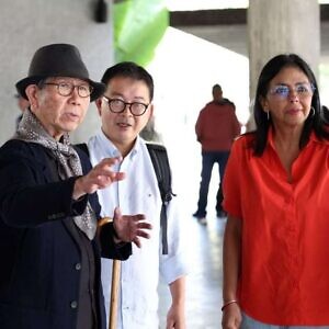 Arquitecto Riken Yamamoto recorrió la UCV y Catia