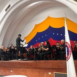 Orquesta Típica Nacional rindió homenaje a las y los médicos en su día