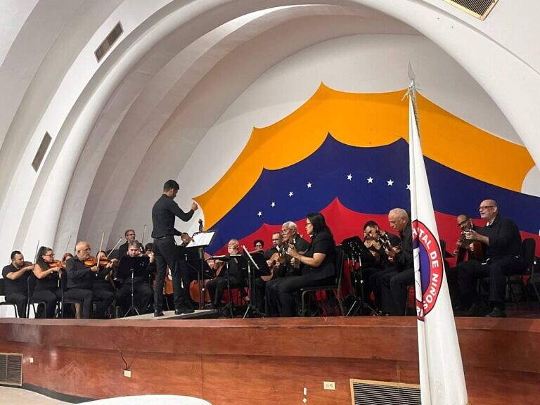 Orquesta Típica Nacional rindió homenaje a las y los médicos en su día