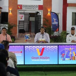 Presidente Maduro aumenta a 160 dólares el ingreso mínimo mensual (+Video)