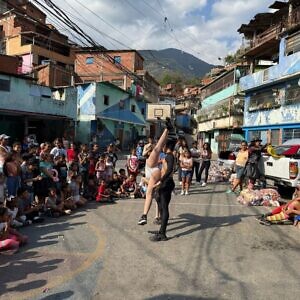 Gobierno Bolivariano celebra Día Mundial del Circo y exalta el arte circense