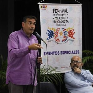 Conversatorio sobre los 200 Años de Bolivia enriqueció el IV Festival Internacional de Teatro Progresista
