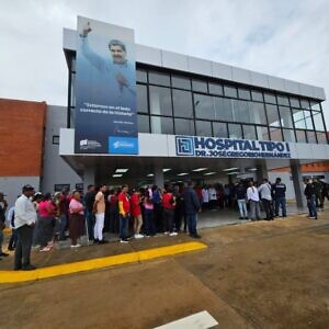 Gobierno Bolivariano entrega centros de educación y recreación en varios estados del país