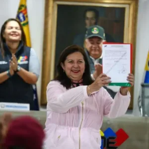 Candidatos del GPPSB formalizan su inscripción ante el CNE