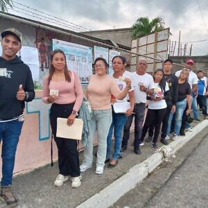Pueblo venezolano participa este domingo en las elecciones municipales y la Consulta Nacional de la Juventud