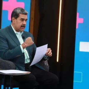 Maduro: el mundo tiene los ojos sobre los campos de concentración de Bukele
